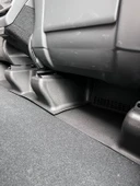 TESLA MODEL Y  İÇİN UYUMLU KOLTUK AYAKLARI VE KENARLARI KORUMA TAKIMI 5 PARÇA thumbnail 2