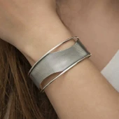 Gümüş Eskitme Desenli Bayan Bilezik thumbnail 5