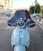 MOTOCAM Arora Cappucino Siperlik Ön Cam 2003-2025 Model 39cm Siyah Renkli 4mm APARATSIZDIR thumbnail 1