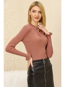 Kadın Gül Kurusu Yakası Bağcıklı ve Kol Ucu Fırfırlı Triko Kazak thumbnail 2