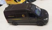 Kinsmart Oyuncak Metal Model Araba 1/36 Çek Bırak Mercedes Benz UPS Kargo Aracı thumbnail 5