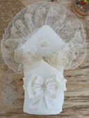 LitaeTrend Yenidoğan Sahra Taç Nakışlı Plazma Taşlı Güpürlü Fiyonklu Duvaklı Trilüks Kundak Bebek Battaniyesi Ekru thumbnail 1