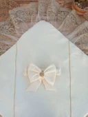 LitaeTrend Yenidoğan Piramitland Taşlı Gold Güpür İşleme Bebek Battaniyesi Kundak Ekru thumbnail 3