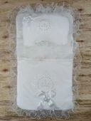 LitaeTrend Yenidoğan Bal Peteği Taç Nakışlı Kundaklı Trilüks 3lü Alt Açma Seti Ekru thumbnail 2