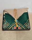 Çeyizlik Hediyelik Seccade Eşarp Tesbih Set – Kilim Desenli Kadife Astarlı Seccade, Eşarp, Kristal Tesbih Özel Kutulu Lüks Hediye Seti thumbnail 2