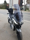 MOTOCAM Kral Arneb 150 Siperlik Ön Cam 2023-2025 Model 65cm Füme Renkli 4mm ORTA BOYLU CAM thumbnail 2