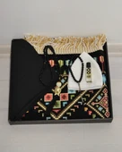 Çeyizlik Hediyelik Seccade Set– Kilim Desenli Astarlı Kadife Seccade, Eşarp, Kristal Tesbih, Erkek Tesbihi, Takke ve Esans Özel Kutulu thumbnail 1