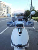 MOTOCAM Küba MT 50 Pro Plus Ön Cam 2024-2025 Model 43cm Füme Renkli 4mm ELCİKLİ APARATSIZDIR thumbnail 1