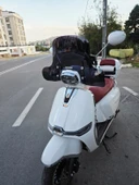 MOTOCAM Küba MT 50 Pro Plus Ön Cam 2024-2025 Model 43cm Siyah Renkli 4mm ELCİKLİ APARATSIZDIR thumbnail 3