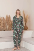Kadın Noel Desen Mevsimlik Pamuk Likra Göğüs Cepli Boydan Önden Düğmeli Uzun Kol Pijama Takımı thumbnail 8