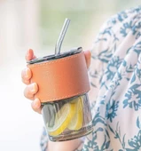 Füme Renkli Cam Pipetli Cam Bardak ve Deri Tutma Kılıflı Soğuk Sıcak İçecek Bardağı thumbnail 3