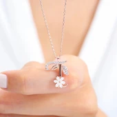 Işıltılı Manolya Çiçeği T Harfi Gümüş Harfli Kolye - Gümüş thumbnail 3