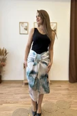 Ön Büzgülü Desenli Yırtmaçlı Etek thumbnail 3