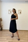 Çapraz Askılı Halka Detaylı Asimetrik Elbise thumbnail 6
