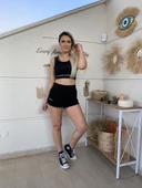 Yırtıklı Likralı Jean Şort thumbnail 3