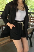 Cep Ve Bel Bağlama Detaylı Keten Şort thumbnail 2
