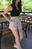 Cep Ve Bel Bağlama Detaylı Keten Şort thumbnail 6