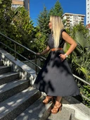 Vatkalı Kemerli Kloş Midi Elbise thumbnail 4