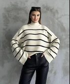 Çizgili ispanyol kol triko boğazlı kazak beyaz elf thumbnail 1