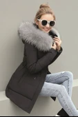 Kışlık Orta Boy Kürklü Kapüşonlu Su Geçirmez Kadın Şişme Mont thumbnail 2