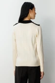 66460 ONTEKS ÖNÜ DÜĞMELİ YAKALI TRİKO KAZAK thumbnail 11