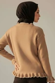 Fırfırlı İnci Düğmeli Triko Hırka Latte thumbnail 3