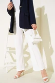 Beli Lastikli Çımalı Pantolon Beyaz thumbnail 1