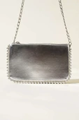 Zımbalı Zincir Askılı Çanta Gümüş thumbnail 2