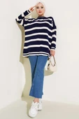 Yatay Çizgi Detaylı Triko Tunik Lacivert thumbnail 2