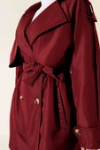 Pelerinli Dört Düğmeli Kısa Trençkot Bordo thumbnail 4