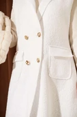 Düğmeli Uzun Buklet Yelek Beyaz thumbnail 4