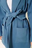 Çift Cepli Kruvaze Kuşaklı Kısa Kaban Mavi thumbnail 4