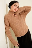 Dik Yaka Taşlı Triko Kazak Latte thumbnail 1