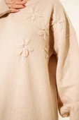 Çiçek Detaylı Yumoş Triko Tunik Latte thumbnail 4