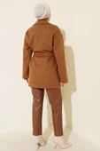 Çift Cepli Kruvaze Kuşaklı Kısa Kaban Camel thumbnail 3