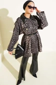 Deri Yaka Garnili Leopar Desenli Ceket Siyah thumbnail 2