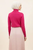 Kol Düğmeli Balıkçı Yaka Triko Kazak Pembe thumbnail 3