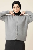 Taş Düğmeli Yumoş Triko Kısa Hırka Gri thumbnail 1