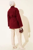 Çift Cepli Kruvaze Kuşaklı Kısa Kaban Bordo thumbnail 3
