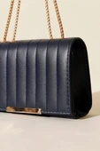 Zincir Askılı Dikdörtgen Çanta Lacivert thumbnail 3