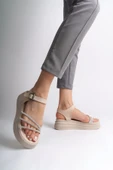 EVA Kalın Tokalı Taşlı Şeritli Ortopedik Taban Kadın Sandalet  CKT - Krem thumbnail 1