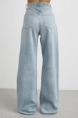 Yüksek Bel Kesik Paça Straight Jean Buz Mavisi thumbnail 5