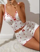 MDB MdbShop Beyaz Üstüne Çilek Desenli Fitilli Askılı Şortlu Pijama Takımı thumbnail 1