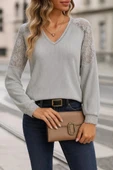 MDB Kadın Uzun Kollu V Yakalı Dantelli Waffle Bluz thumbnail 1