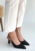 Toran Beyaz Rugan Siyah Süet Detaylı Topuklu Ayakkabı thumbnail 5