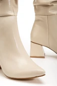 Bej Kırışık Rugan Körüklü Kalın Topuklu Günlük Bayan Çizme thumbnail 5