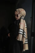 Kadın Uzun Ipek Ekose Desenli Şal thumbnail 3