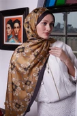 Karamel Barok Desen Hint İpeği Şal thumbnail 1