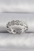 Pirinç Gümüş Renk Beyaz Sedefli Yonca Model Kadın Yüzük - TJ-BYK3497 thumbnail 1