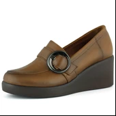 Erkan Saçmacı Madeline Taba Hakiki Dana Derisi Tokalı Yuvarlak Burun Dolgu Topuklu Günlük Ayakkabı thumbnail 1